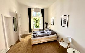 Best Location In Prague! 4 Bedrooms And Super Host!